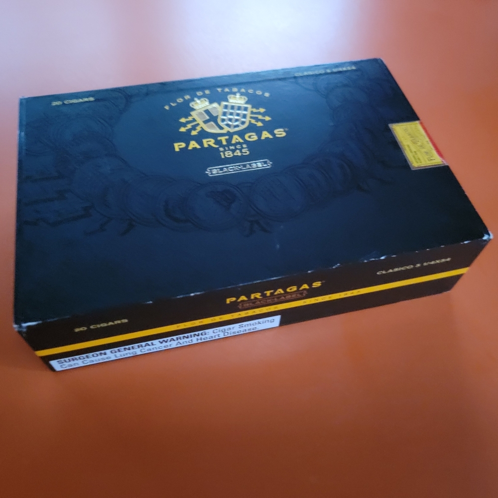 Empty Cigar Box - Picture 3 of 11
